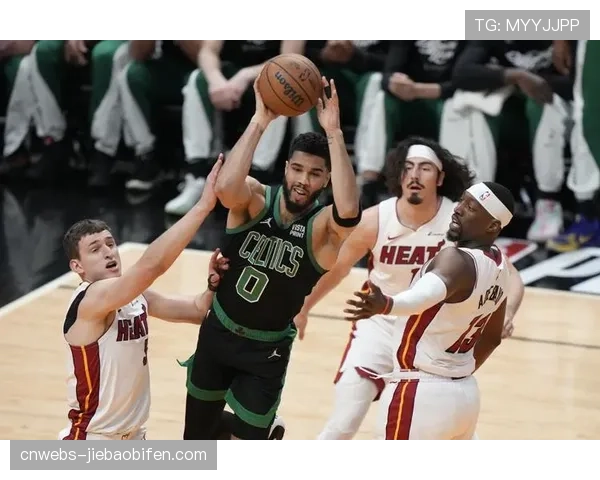 康涅狄格太阳客场之旅纪实:如何在背靠背比赛中保持防守强度 康涅狄格太阳客场之旅纪实:如何在背靠背比赛中保持防守强度